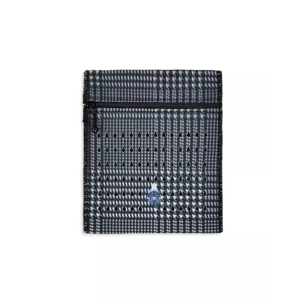 Compact insulated insulin travel case for 4 vials with zipper and water evaporation cooling technology