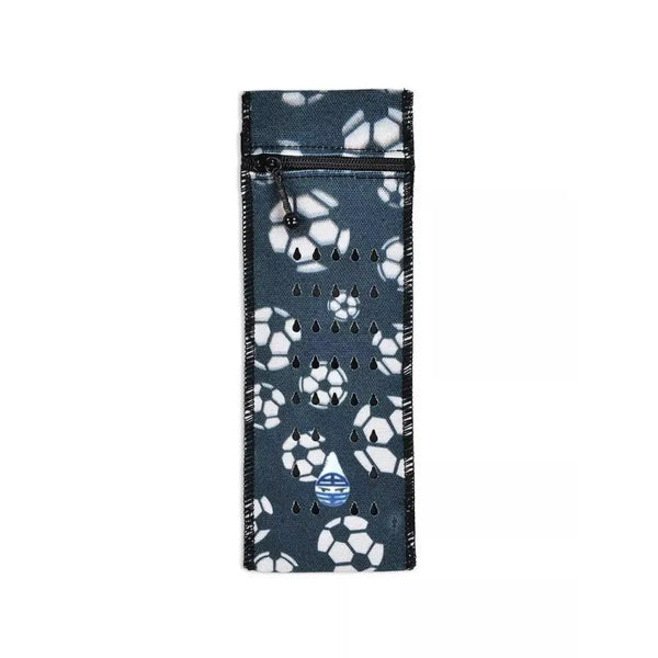 Insulin cooling wallet for 1 insulin pen with soccer ball pattern, compact and reusable design for kids