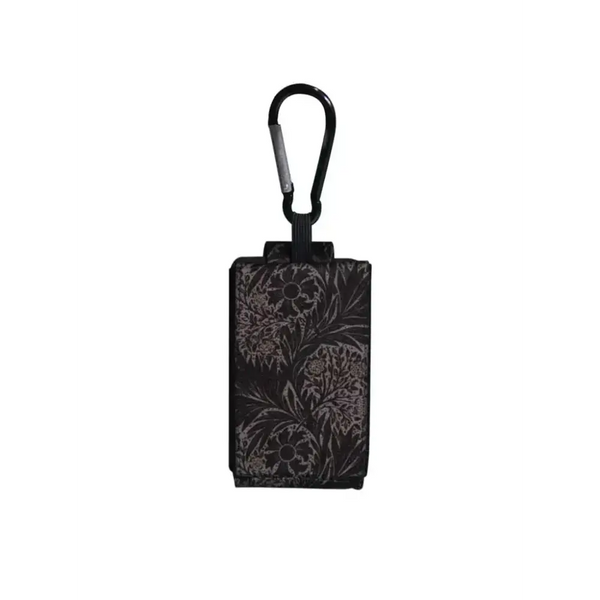 Universal pouch for insulin pump with carabiner, compact design.