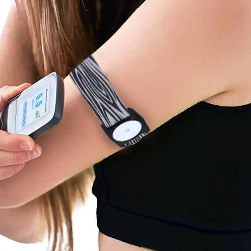 Freestyle Libre 2 armband with glucose sensor for continuous monitoring. Ideal for secure and comfortable sensor placement during daily activities or exercise. Image