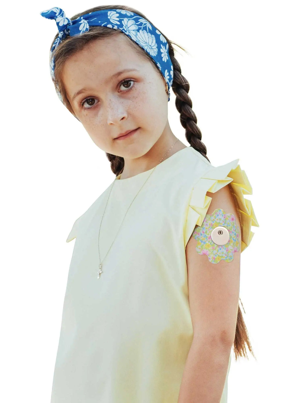 Adesivo de fixação infantil para FreeStyle Libre 3, forma de flor, usado por uma menina