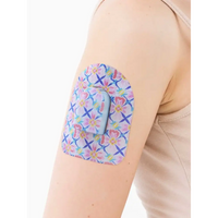 Adesivo de fixação para pod Omnipod, série Spring, no braço, grande plano
