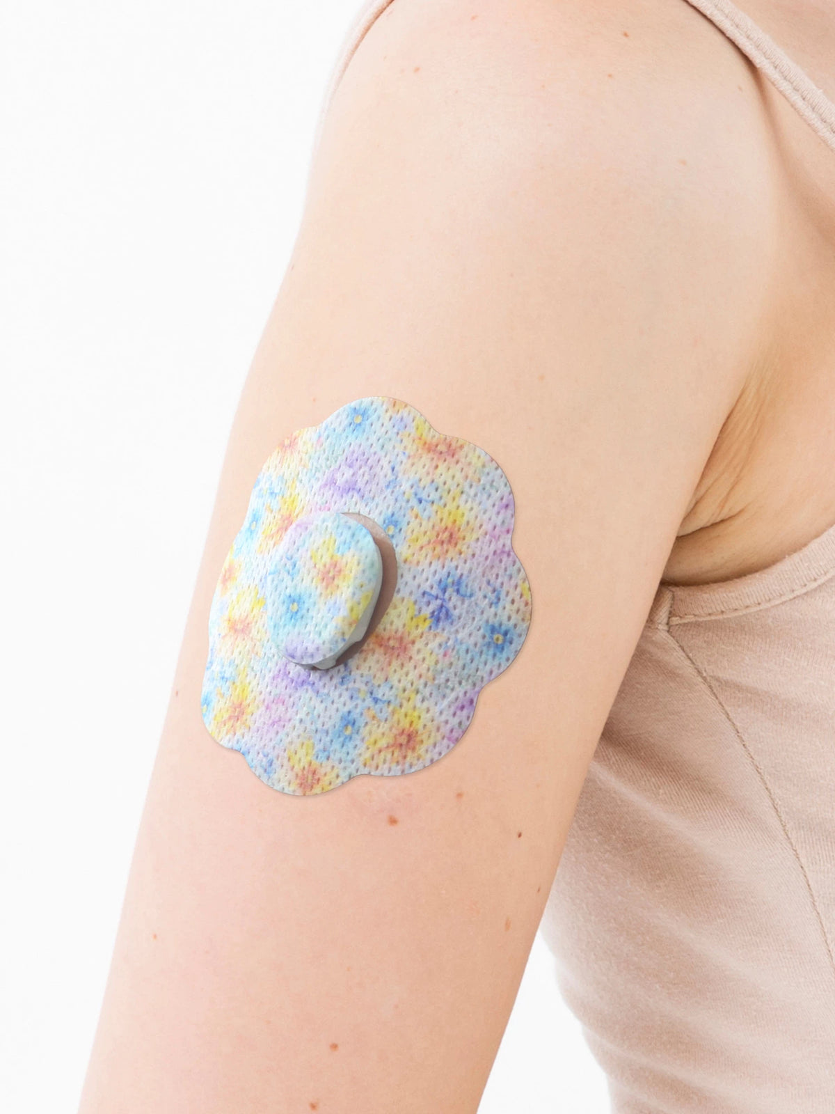 Adesivo de fixação para Dexcom G7, forma de bolacha, no braço, grande plano