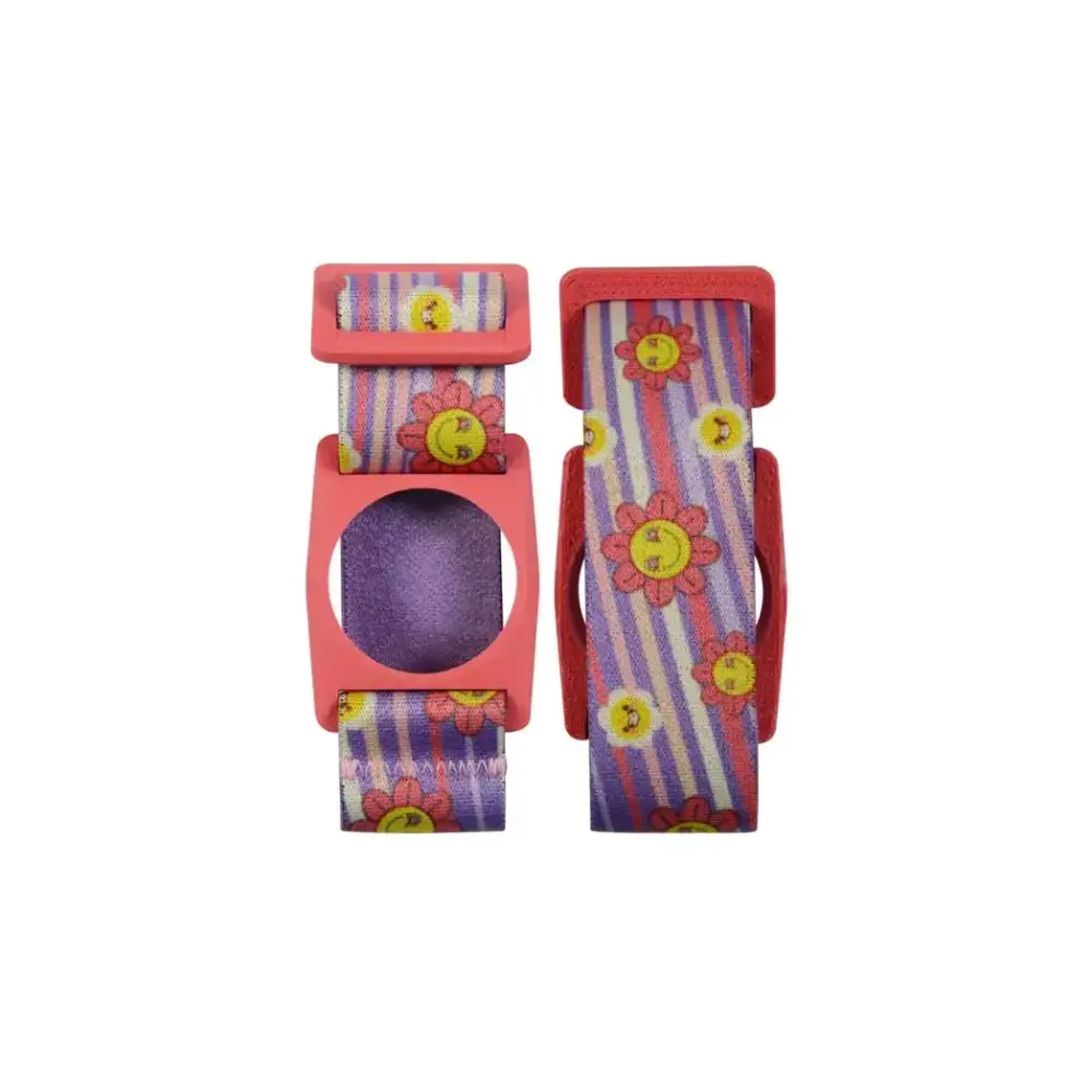 Adjustable Freestyle Libre 2 armband for children with colorful flower pattern, designed for comfort and sensor security.