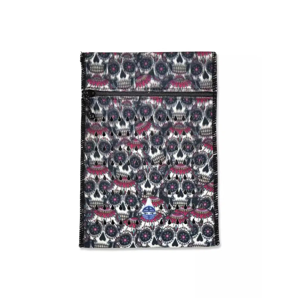 Insulin cooling wallet for kids with vibrant patterned design, fits 3 insulin pens or 5 vials, no electricity needed.