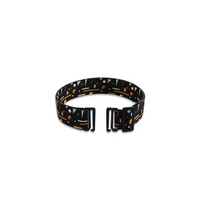 Adjustable belt for insulin pump pouches with stylish design, featuring strong metallic hooks for secure attachment.